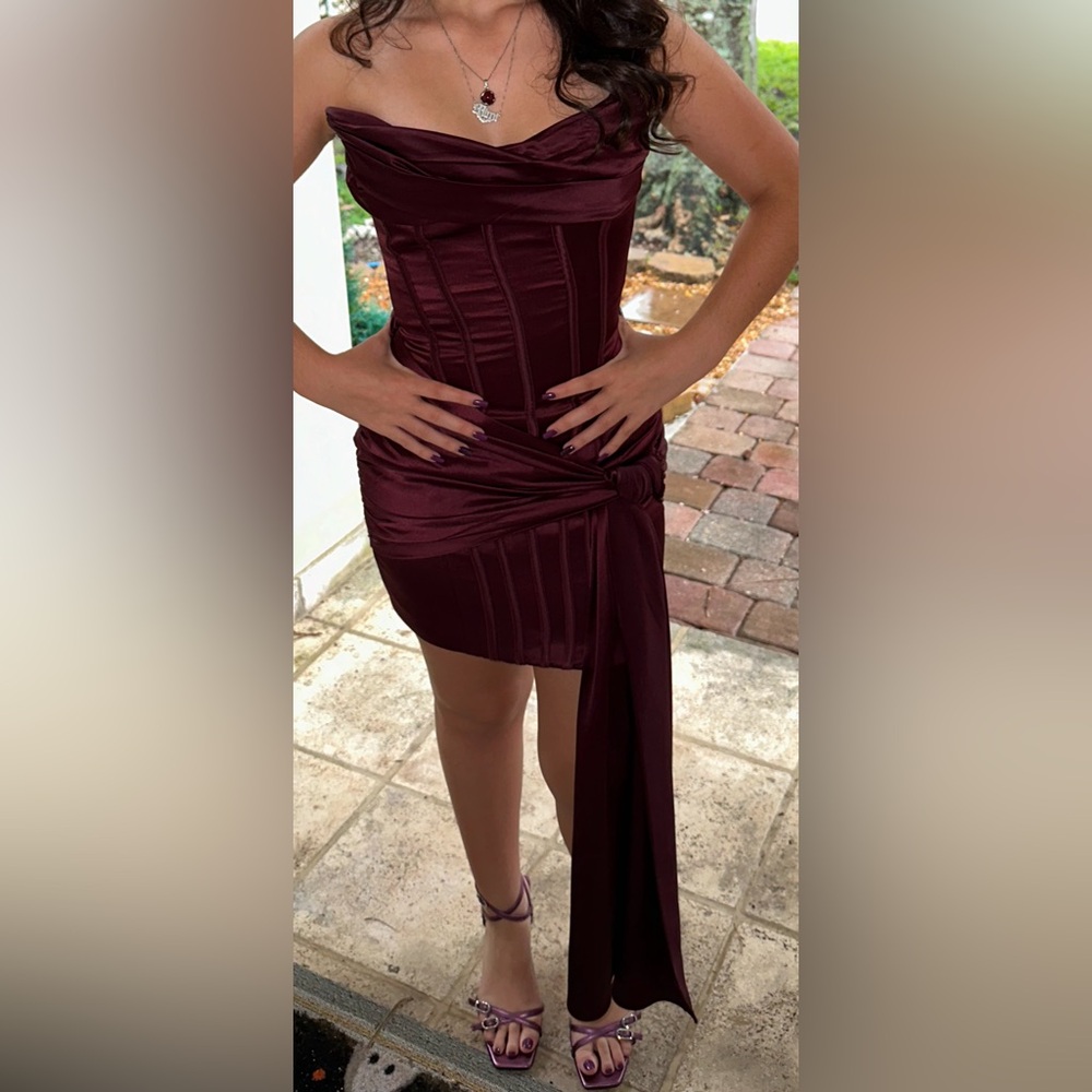 Elegant Burgundy Strapless Homecoming Dress